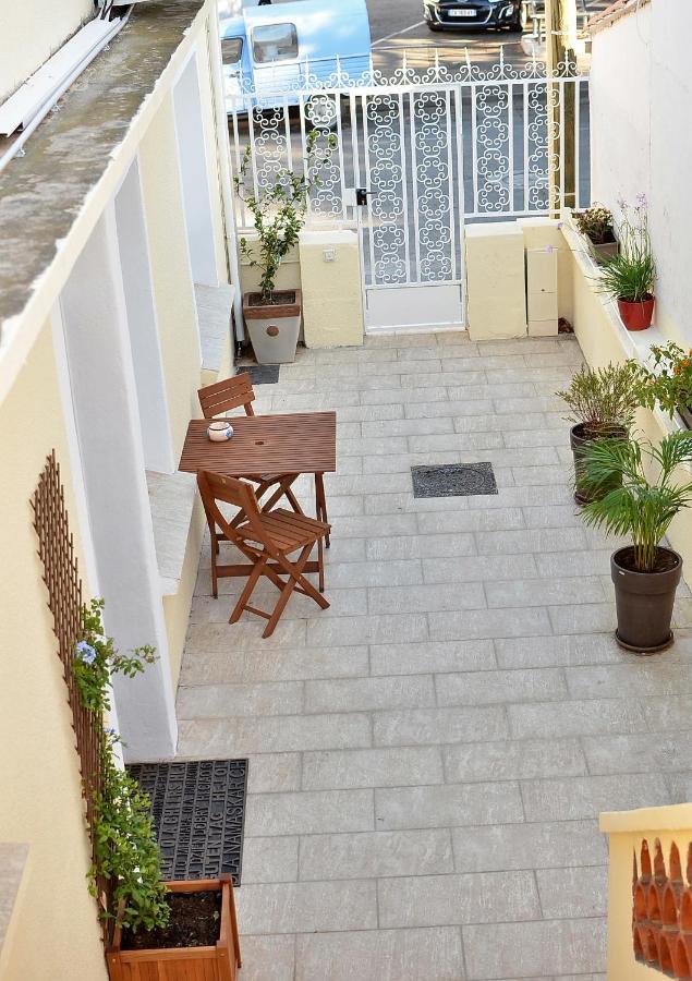 Mistral Appartements Port-Saint-Louis-du-Rhône Exteriör bild