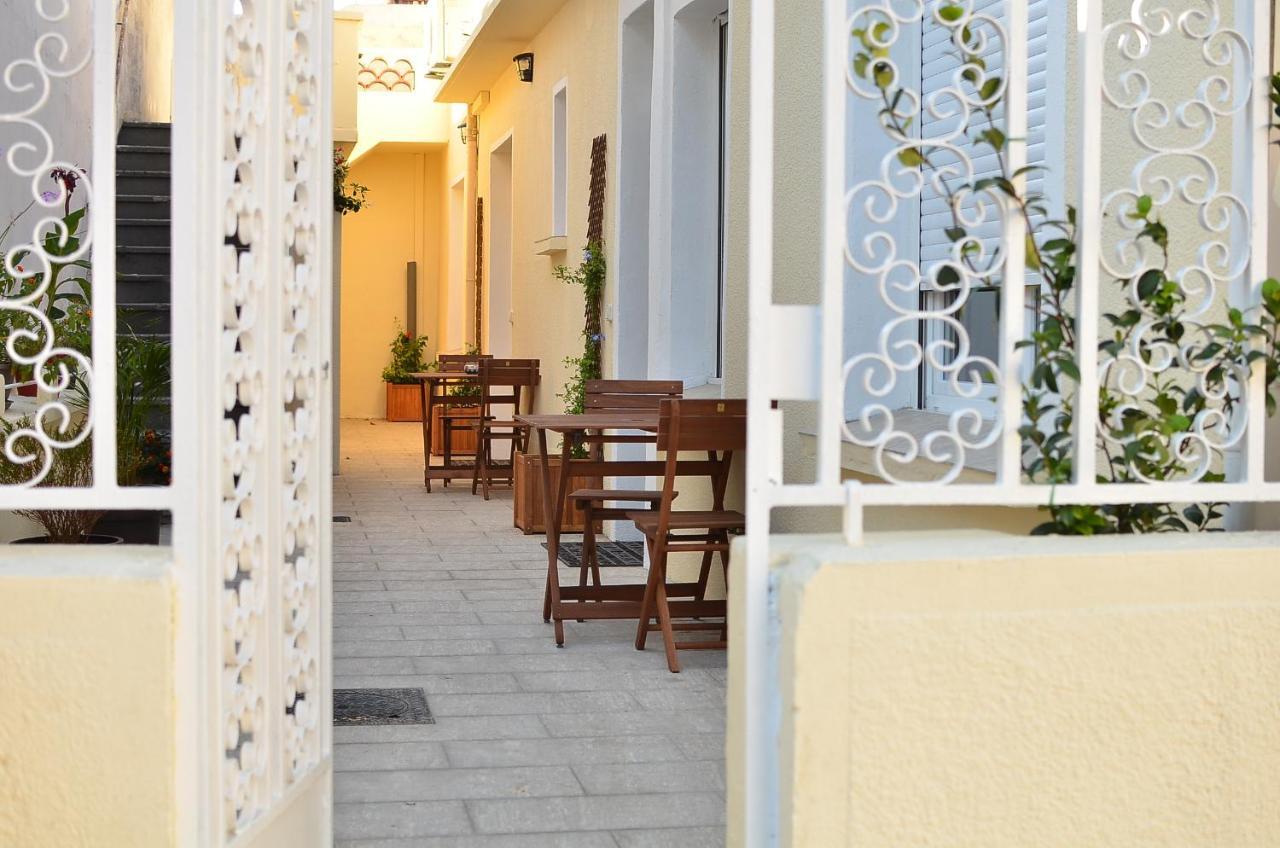 Mistral Appartements Port-Saint-Louis-du-Rhône Exteriör bild
