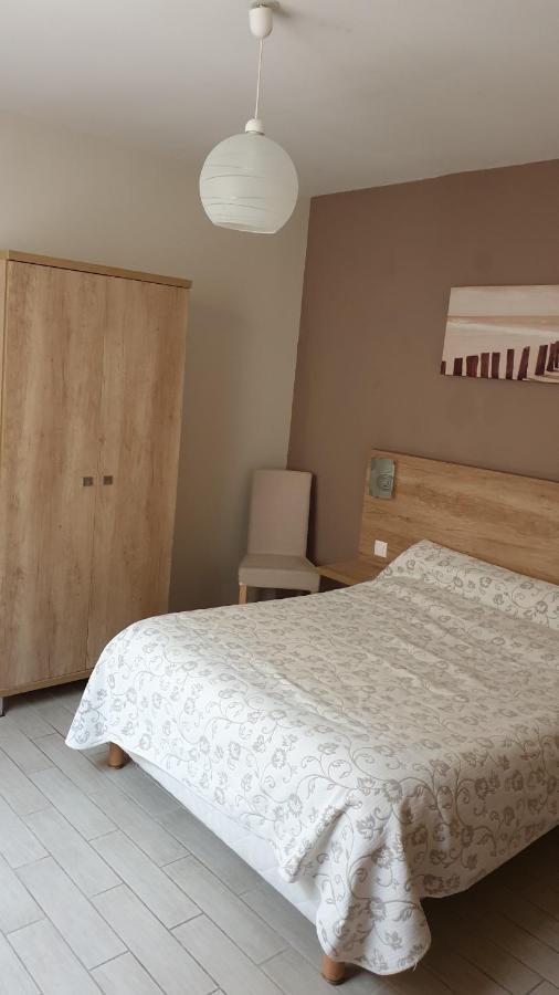 Mistral Appartements Port-Saint-Louis-du-Rhône Exteriör bild