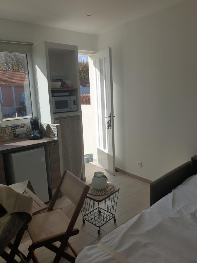 Mistral Appartements Port-Saint-Louis-du-Rhône Exteriör bild