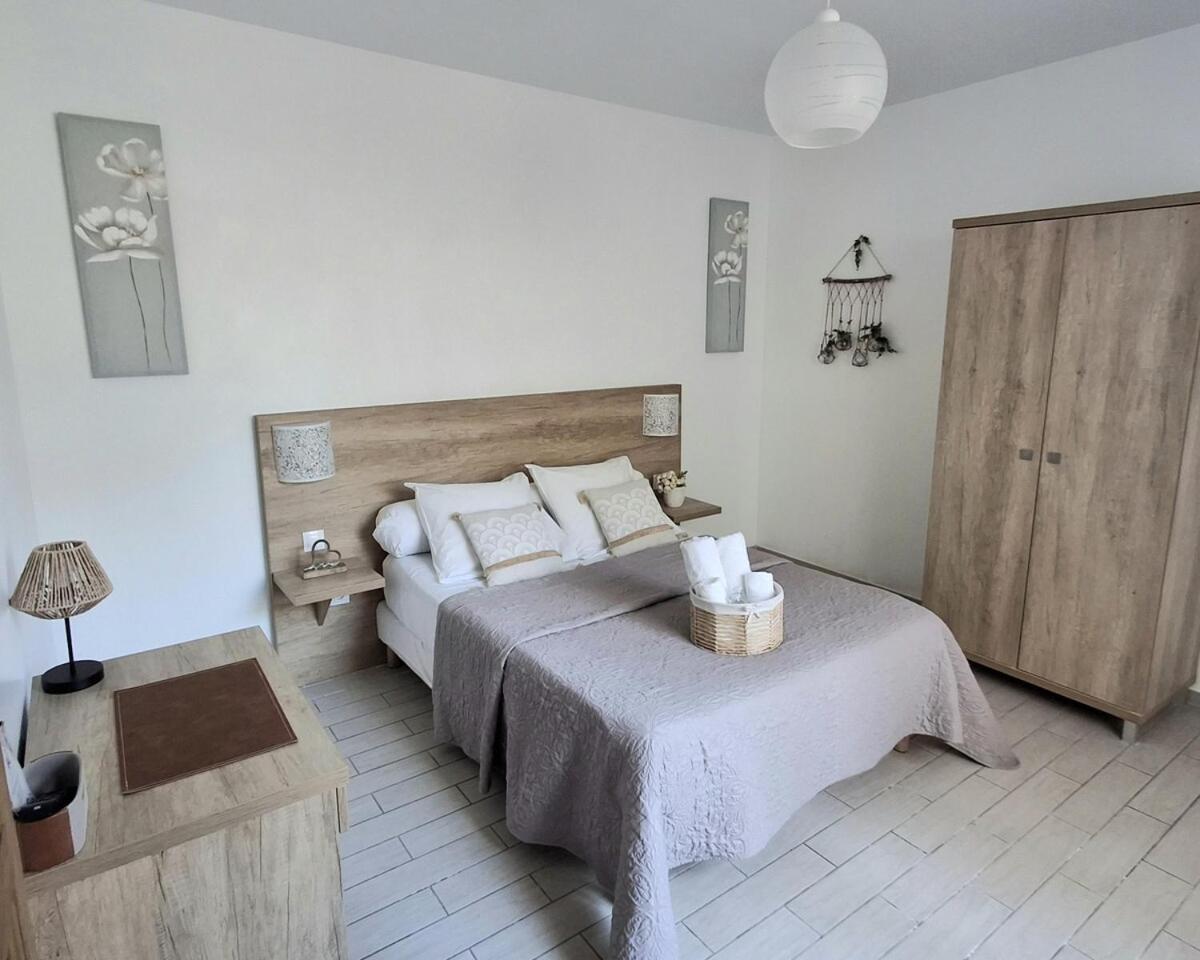 Mistral Appartements Port-Saint-Louis-du-Rhône Exteriör bild